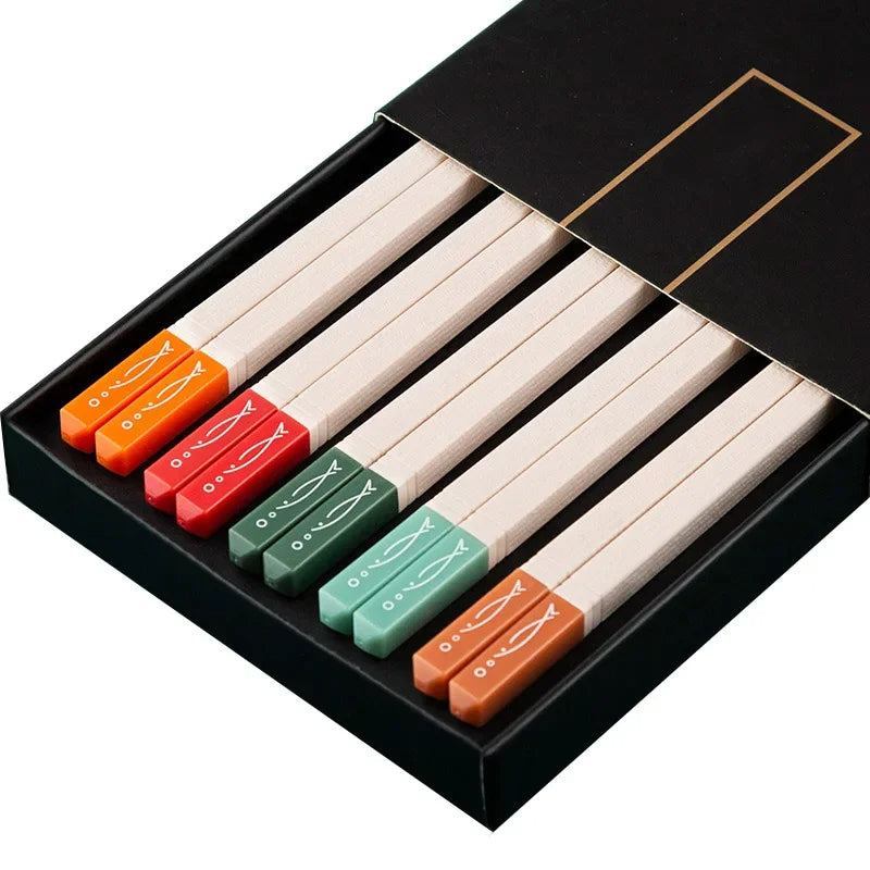 5Pairs High Quality Japanese Non-Slip Chopsticks خمسة أزواج من عيدان تناول الطعام اليابانية عالية الجودة غير القابلة للانزلاق