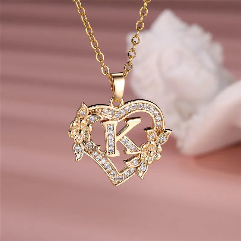 A-Z Letter Flower Heart Pendant Necklace قلادة على شكل زهرة على شكل قلب وحرف